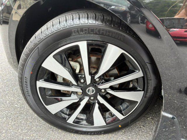 Used 2021 Nissan Sentra SV w/ SV Premium Package FWD image 27