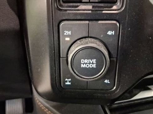 Used 2023 Ford F250 Platinum AWD/4WD image 31