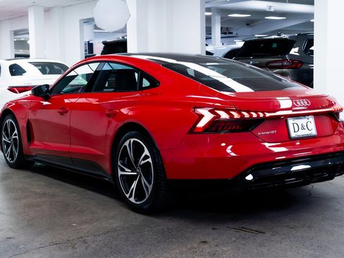 Used 2022 Audi e-tron GT Prestige w/ Prestige Package image 4