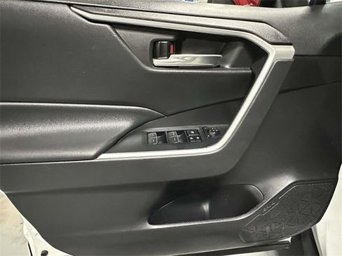 Used 2022 Toyota RAV4 XLE image 16