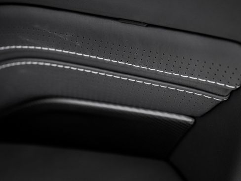 Used 2023 Aston Martin V8 Vantage Roadster image 30