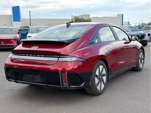 Used 2024 Hyundai Ioniq 6 SE RWD image 2