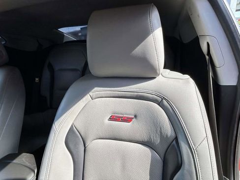 Used 2019 Chevrolet Camaro SS image 9