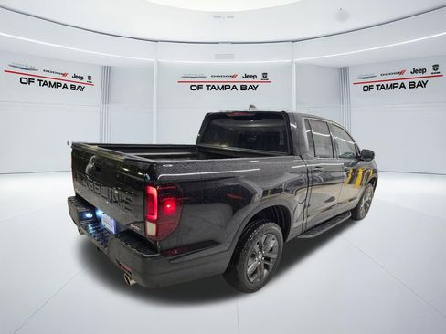 Used 2025 Honda Ridgeline Sport image 8