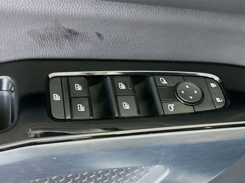 Used 2023 Nissan Pathfinder SL FWD image 15