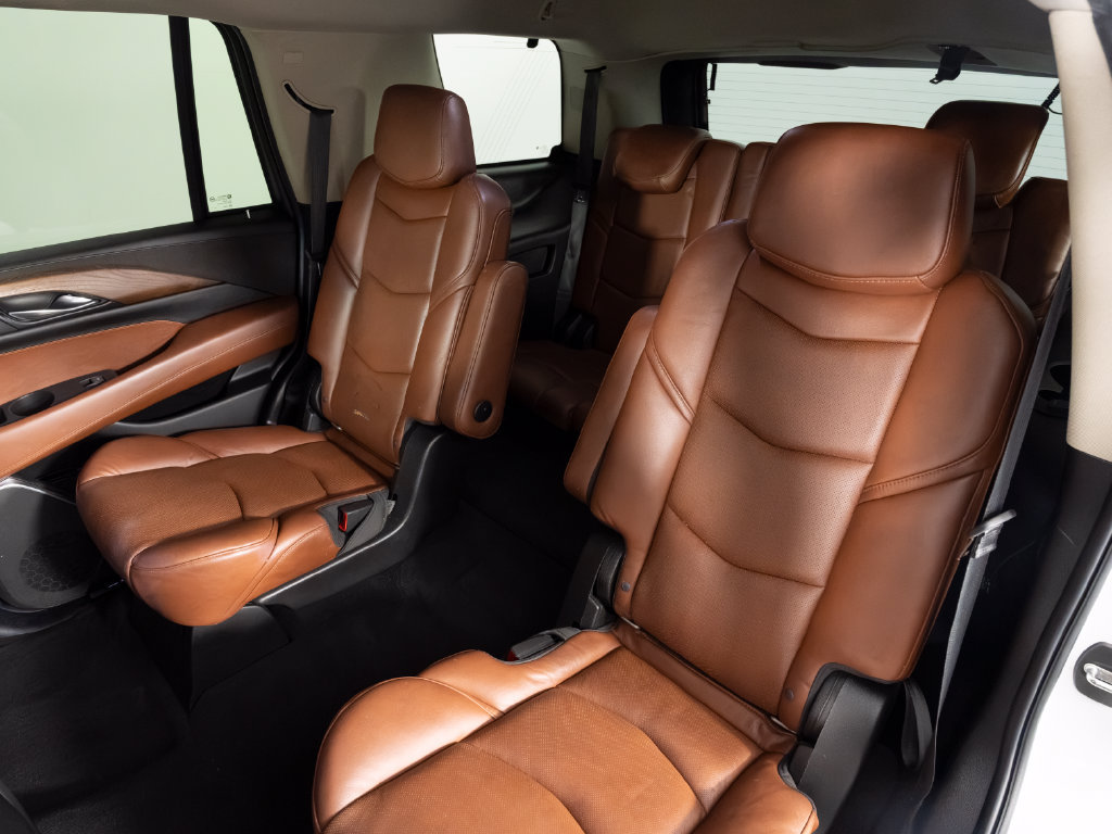 Used 2019 Cadillac Escalade Luxury AWD/4WD image 35