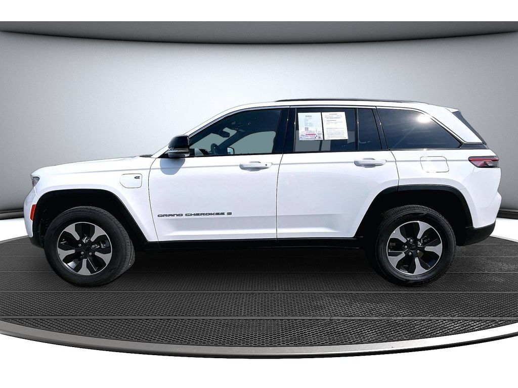 Used 2024 Jeep Grand Cherokee Limited 4xe AWD/4WD image 17