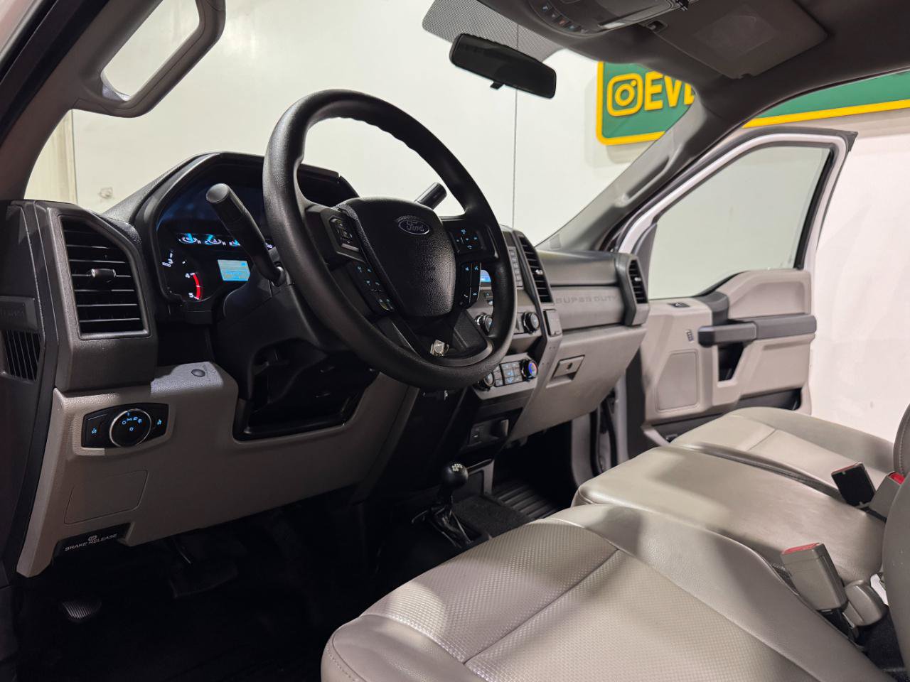 Used 2019 Ford F550 4x4 Regular Cab Super Duty image 10