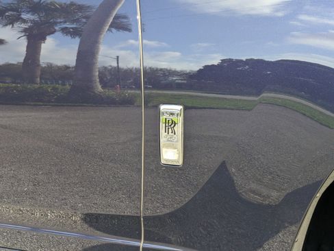 Used 2010 Rolls-Royce Ghost Base image 13