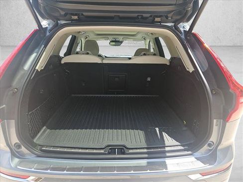 Used 2019 Volvo XC60 T6 Inscription w/ Protection Package Premier AWD/4WD image 6
