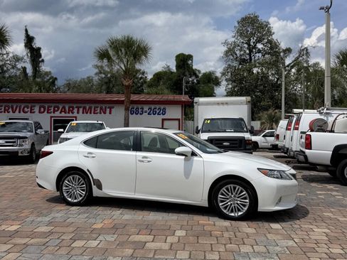 Used 2013 Lexus ES 350 w/ Luxury Pkg FWD image 3