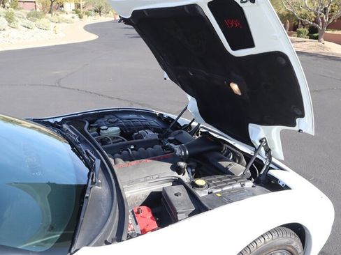 Used 1998 Chevrolet Corvette w/ Performance Handling Pkg image 26