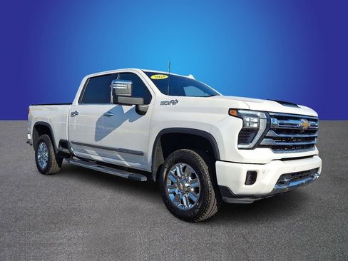 Used 2024 Chevrolet Silverado 2500 High Country w/ High Country Premium Package image 3