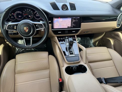 Certified 2021 Porsche Cayenne AWD/4WD image 16