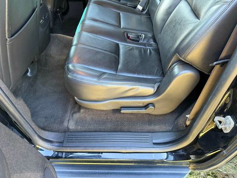 Used 2014 Chevrolet Suburban LT w/ Luxury Package image 34