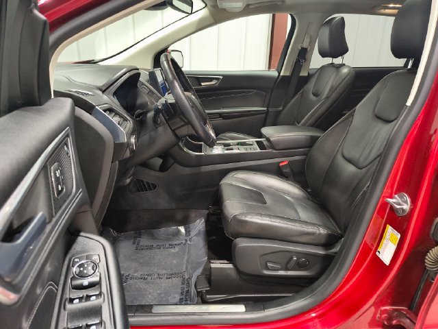 Used 2022 Ford Edge Titanium w/ Class II Trailer Tow Package AWD/4WD image 13