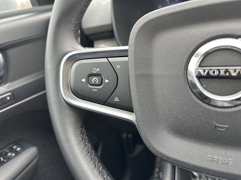 Certified 2025 Volvo XC40 B5 Core image 26