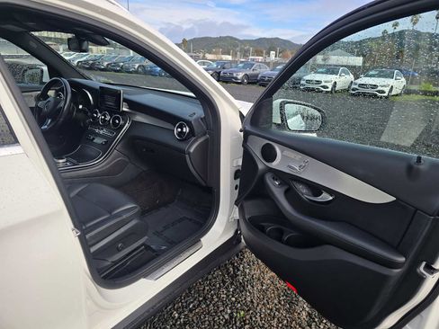 Used 2019 Mercedes-Benz GLC 300 4MATIC image 12