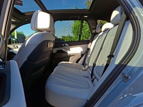 Used 2024 BMW X5 xDrive40i w/ M Sport Package AWD/4WD image 10