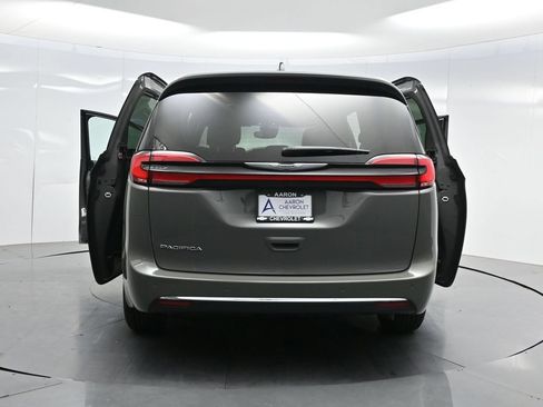 Used 2025 Chrysler Pacifica Select FWD image 53