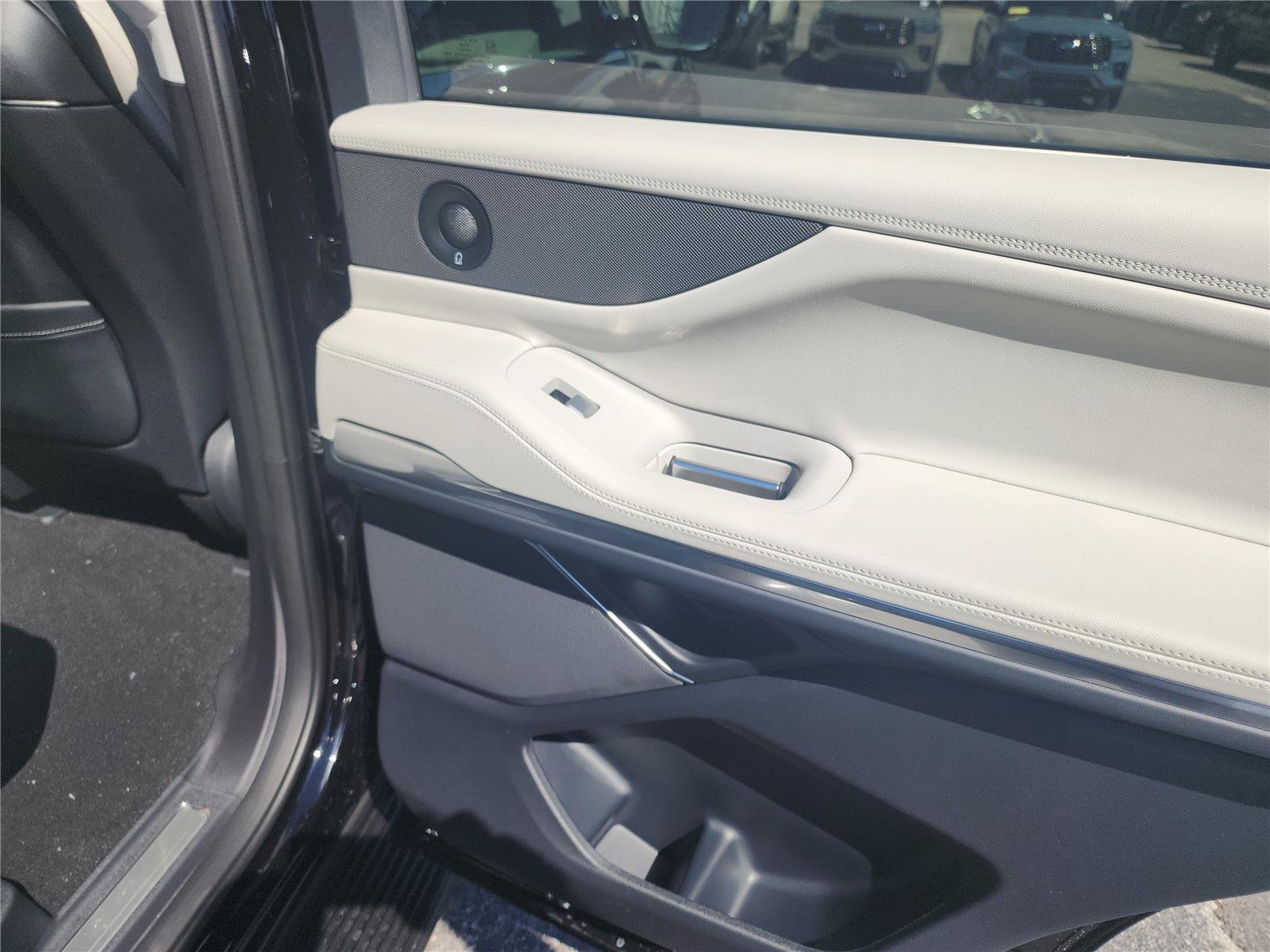 New 2026 Lincoln Navigator Premiere AWD/4WD image 20