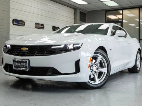 Used 2023 Chevrolet Camaro LT RWD image 2