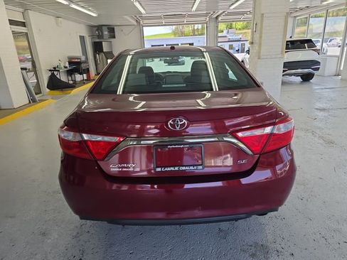 Used 2015 Toyota Camry SE w/ Moonroof Package image 4