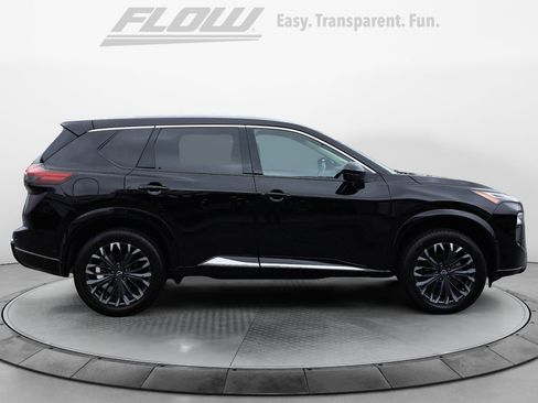 Used 2025 Nissan Rogue Platinum FWD image 10