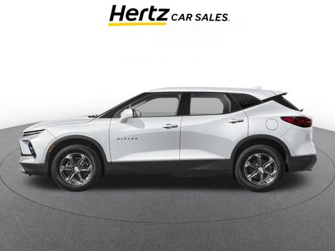 Used 2025 Chevrolet Blazer LT FWD image 3