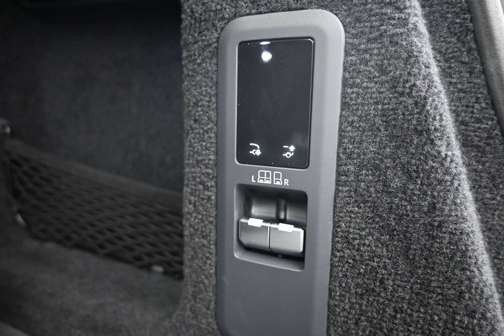 Used 2023 Land Rover Range Rover Sport SE AWD/4WD image 16