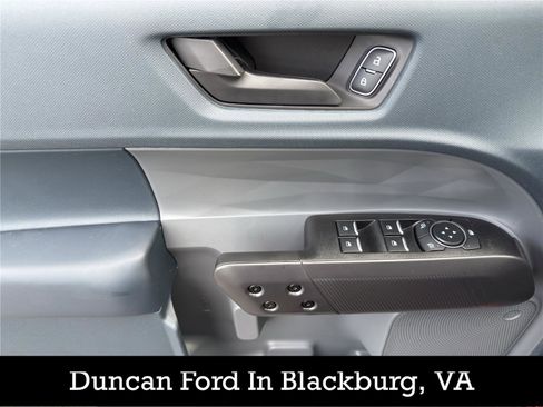 New 2025 Ford Maverick XLT w/ XLT Luxury Package image 18