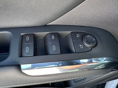 Used 2026 Chevrolet Traverse LT AWD/4WD image 19