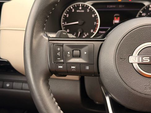 Used 2022 Nissan Pathfinder SV w/ Cargo Package AWD/4WD image 32