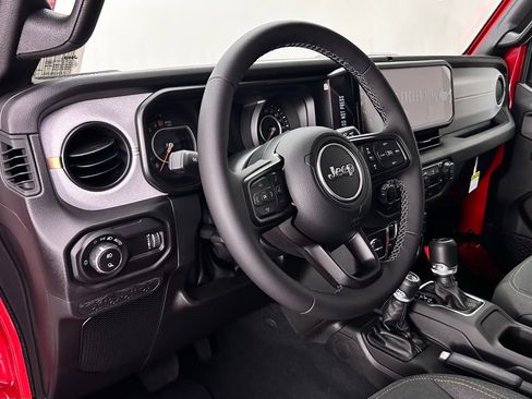 New 2025 Jeep Gladiator Sport image 11