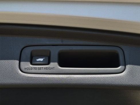 Used 2025 Honda CR-V EX-L image 10