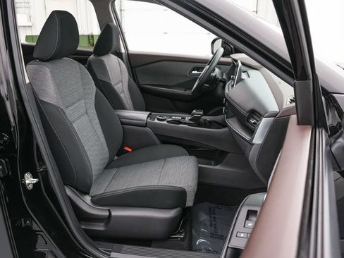 Used 2023 Nissan Rogue SV AWD/4WD image 20