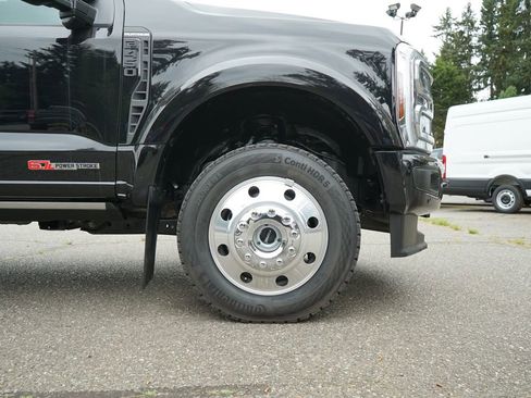 Certified 2025 Ford F450 Platinum w/ FX4 Off-Road Package AWD/4WD image 33