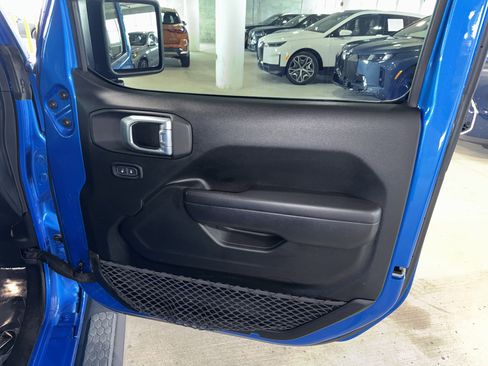 Used 2021 Jeep Wrangler Unlimited Sport AWD/4WD image 9