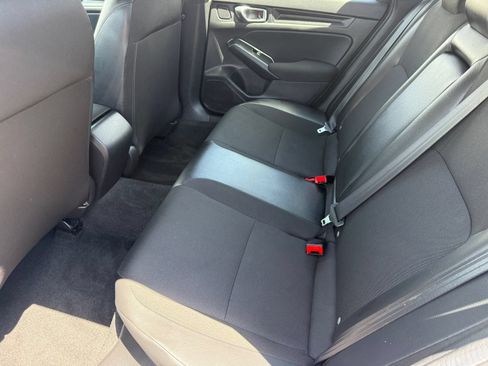 Used 2025 Honda Civic Sport image 26