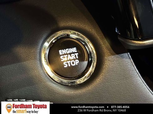 Used 2023 Toyota Highlander XLE AWD/4WD image 25