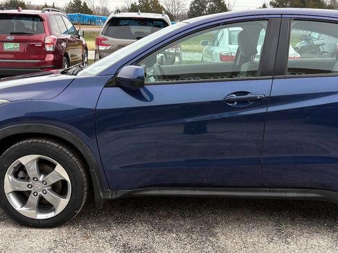 Used 2017 Honda HR-V LX image 10