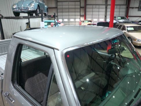 Used 1990 Ford F150 4x4 Regular Cab image 19