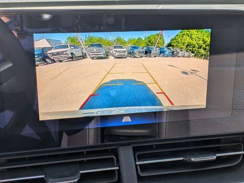 Used 2025 Chevrolet Trax LT w/ LT Convenience Package FWD image 14