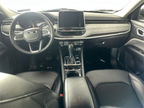 Certified 2022 Jeep Compass Latitude image 18