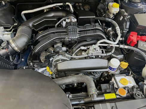 Used 2025 Subaru Outback Premium image 36