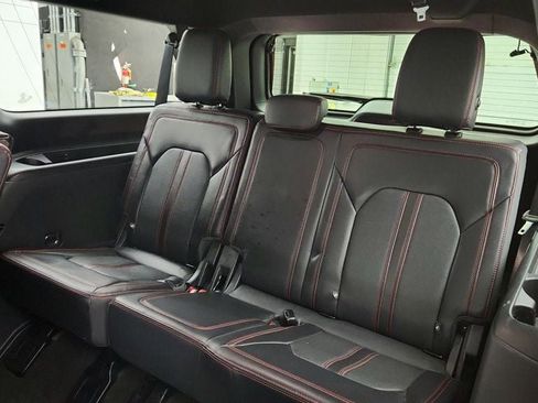 Used 2022 Ford Expedition Max Limited image 23