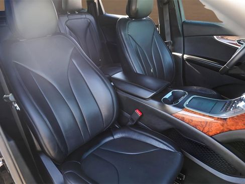 Used 2020 Lincoln Nautilus Reserve w/ Monochromatic Package image 29