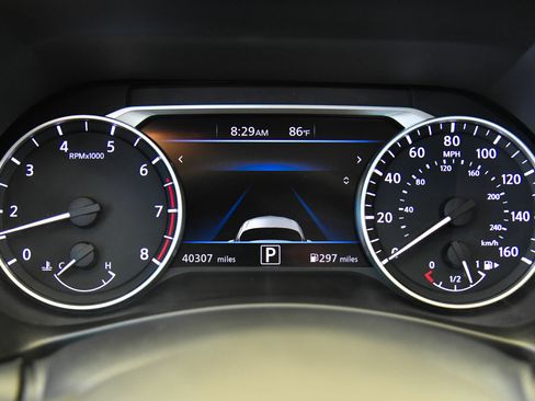 Used 2025 Nissan Sentra SV FWD image 24