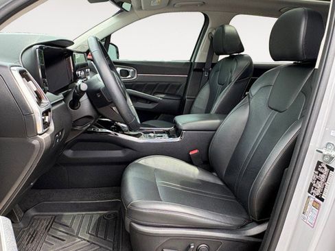 Used 2023 Kia Sorento SX FWD image 2