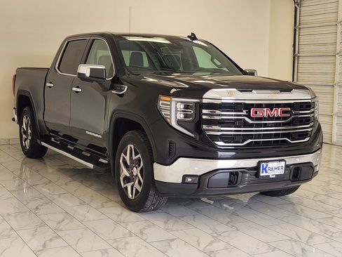 Used 2022 GMC Sierra 1500 SLT w/ SLT Premium Plus Package RWD image 3